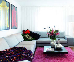 客廳裝修：經典亮麗沙發完美組合
