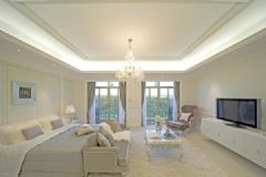富家美女的純色頂級奢華別墅歐式臥室裝修圖片