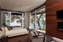 獨享美景的湖邊別墅簡約臥室裝修圖片