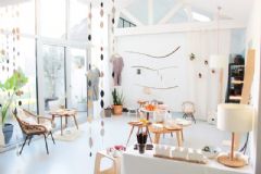 法國波爾多的彩白之家簡約客廳裝修圖片