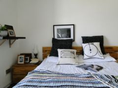 78平的原木質樸小窩簡約臥室裝修圖片