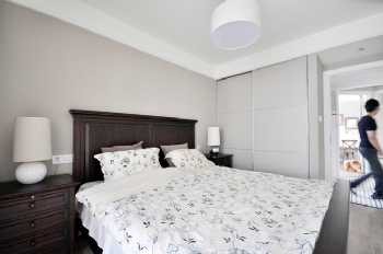 112平演繹美式的簡約與溫馨美式臥室裝修圖片