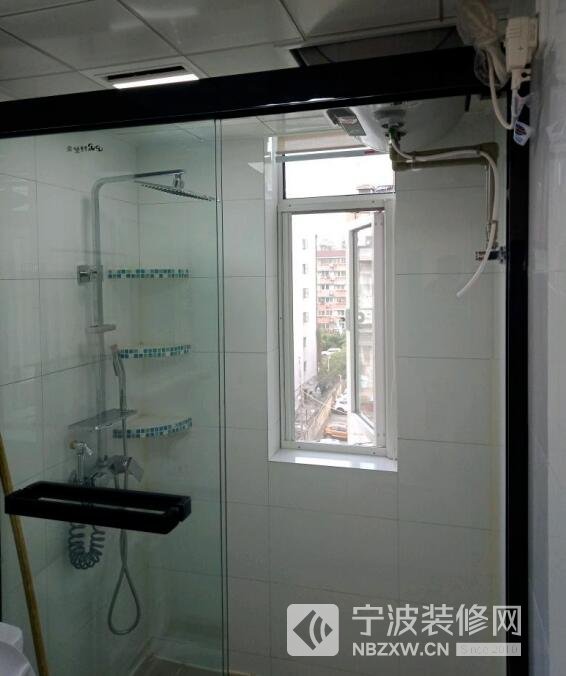 小戶型的衛生間淋浴玻璃隔斷如何既漂亮又省錢！