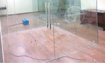 辦公室雙層12mm鋼化玻璃百葉隔斷